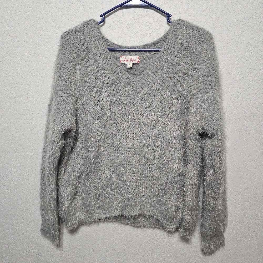 NWOT❗️Pink Rose Gray Super Soft FluffyCozy V Neck Pull Over Sweater Size M